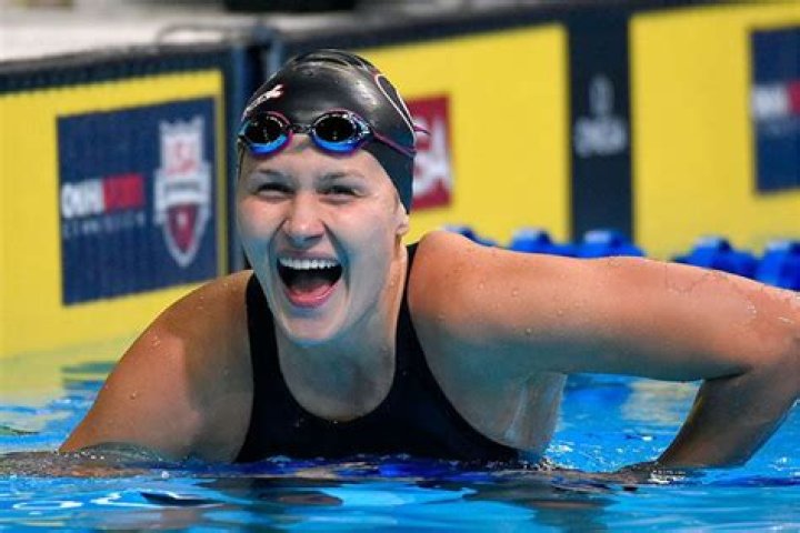 Olivia Smoliga Biography, Age, Family, Husband, Height, Backstrode and Net Worth