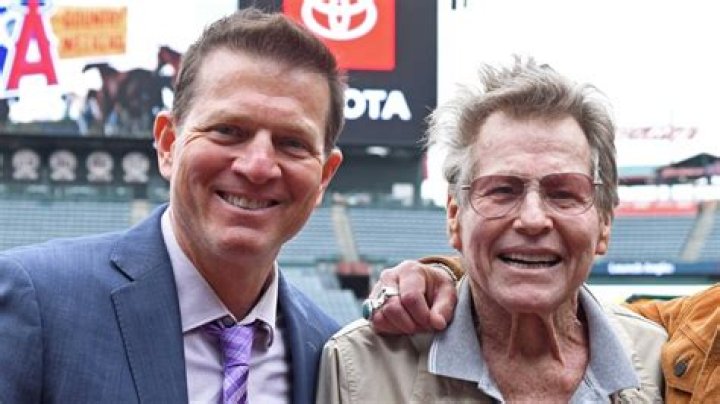 Patrick O’Neal (Sportscaster) Bio, Wife, Death, Age, Daughters, and Net Worth