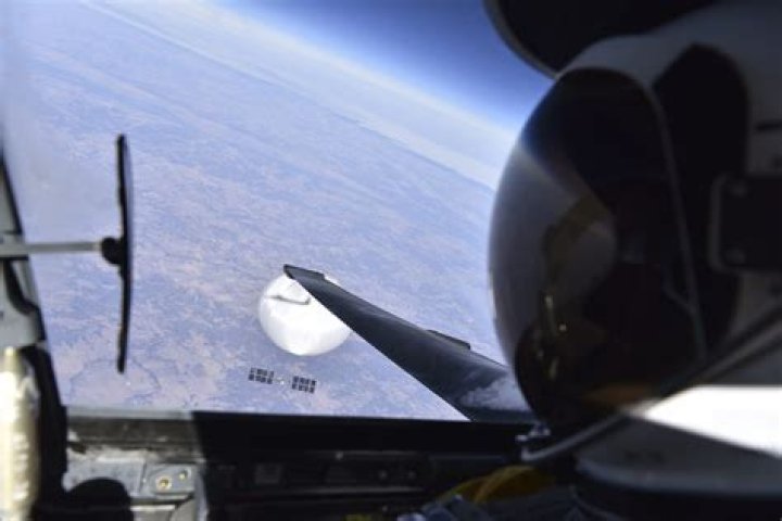 
Pentagon releases selfie taken by US pilot on U-2 spy plane flying over the Chinese spy balloon: Watch 