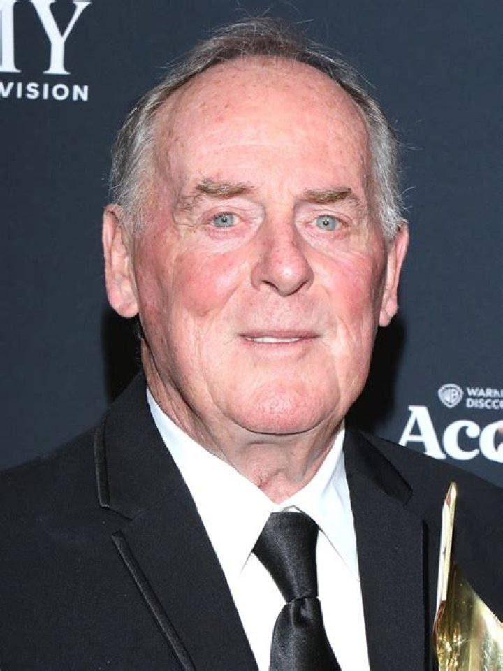 Peter MacNeill Biography, Age, Net Worth, Married, Movies, Awards