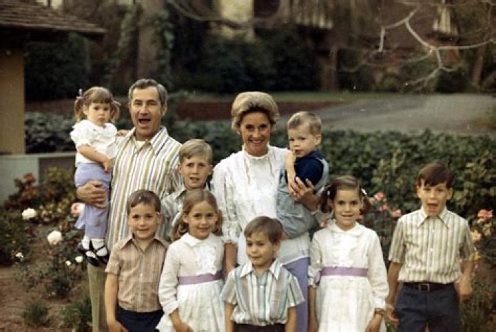 Peter Seidler House, Family, Political Affiliation