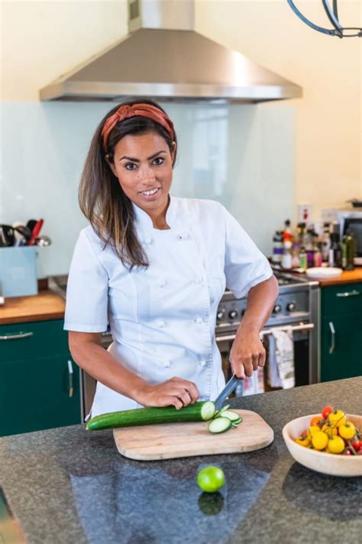Phillipa Armitage-Mattin Aka Chef Philli: Biography, Age, Height, Boyfriend, Instagram