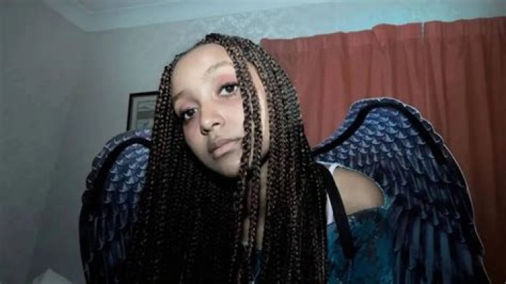 PinkPantheress Height, Weight, Net Worth, Age, Birthday, Wikipedia, Who, Nationality, Biography