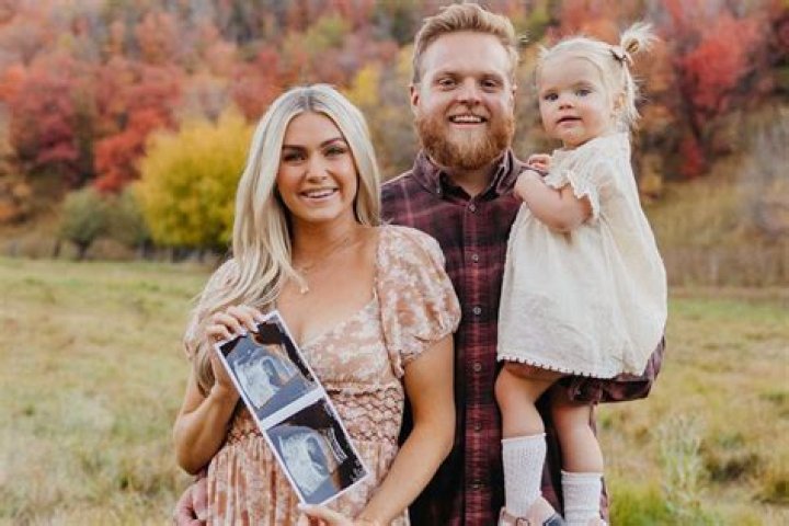 
Pregnant Lindsay Arnold Poses in Bikini as She Shows Off Baby Bump in Beachside Photo: ’17 Weeks’ 