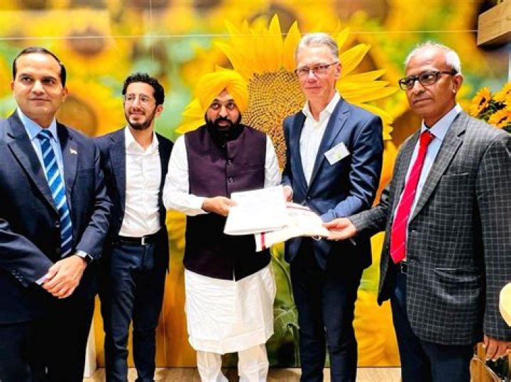 
Punjab CM woos investors in Germany 