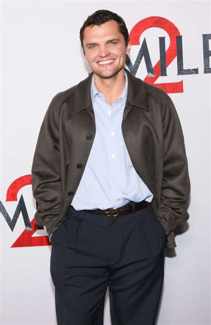 Ray Nicholson: Career, Family & Net Worth