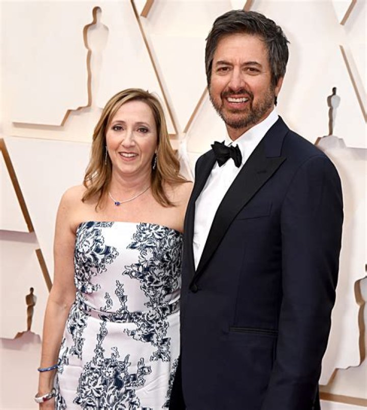 Ray Romano: Wife, net worth, tattoos, smoking & body facts