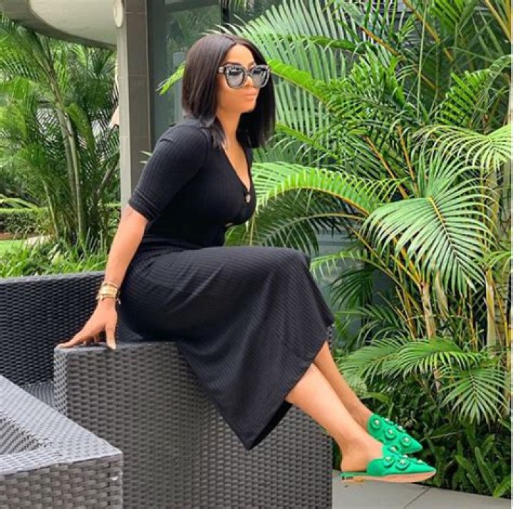 
Reactions As Actress Toke Makinwa Posts New Stunning Photos Of Herself Online 