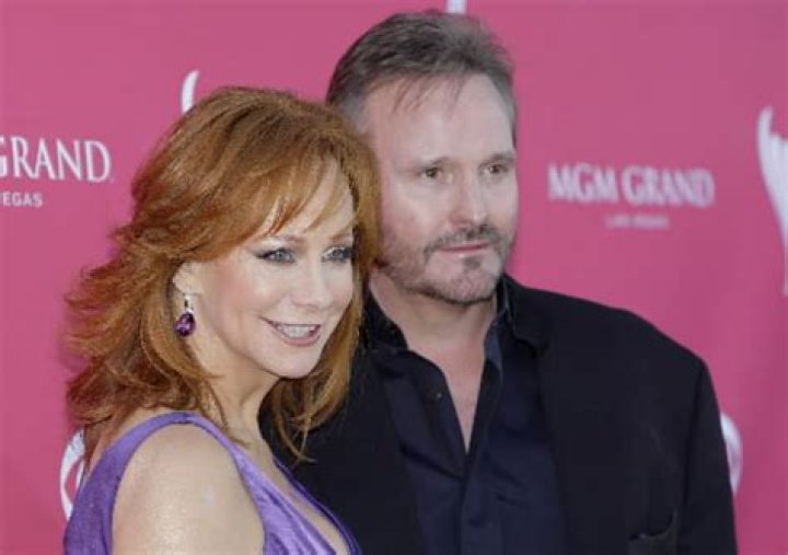 Reba McEntire: Husband, net worth, tattoos, smoking & body measurements