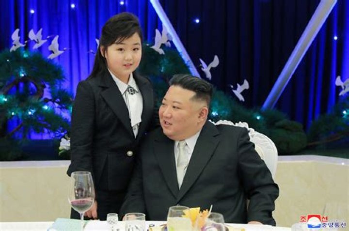 Ri Sol-ju (Kim Jong un Wife) Wiki, Bio, Height, Weight, Age, Husband, Children, Net Worth: 5 Facts about her