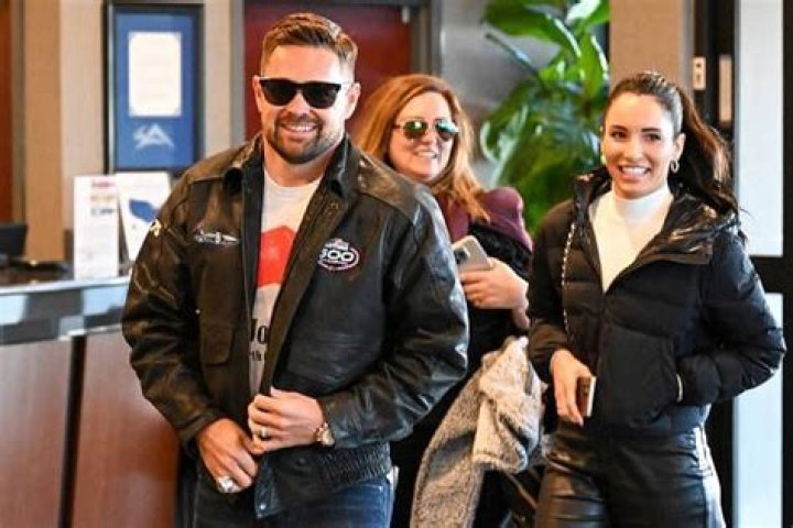 Ricky Stenhouse Jr.: Wife, net worth, tattoos, smoking & body facts