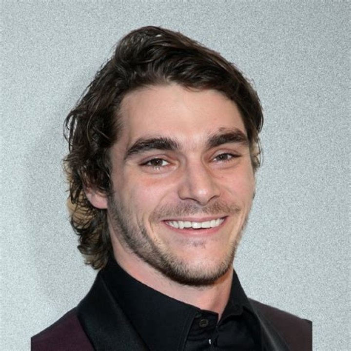 RJ Mitte Movies and TV Shows, Height, Condition, Young, Instagram