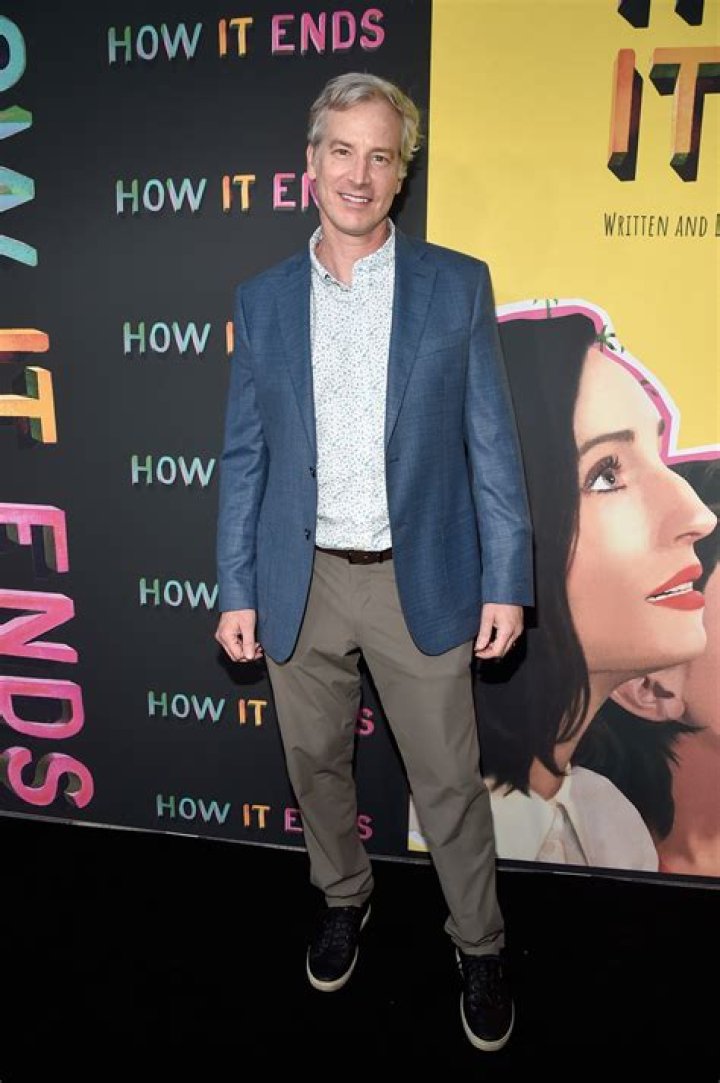 Rob Huebel Bio, Wiki, Age, Height, Parents, Wife, Actor, and Net worth