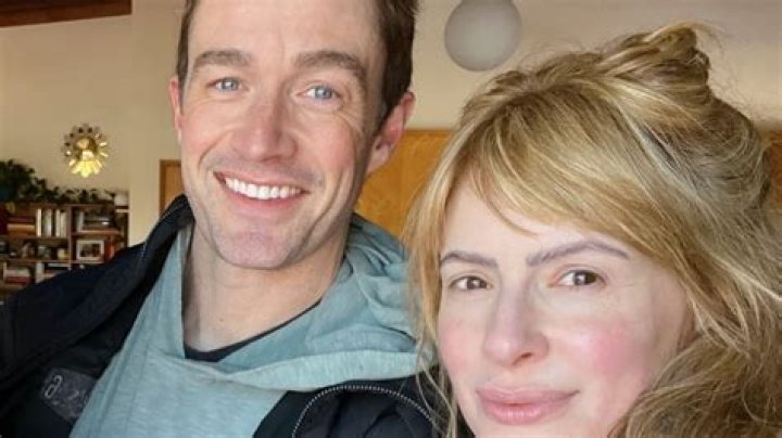 Robert Buckley – Bio, Wife, Dating, Girlfriend, Height, Is He Gay?