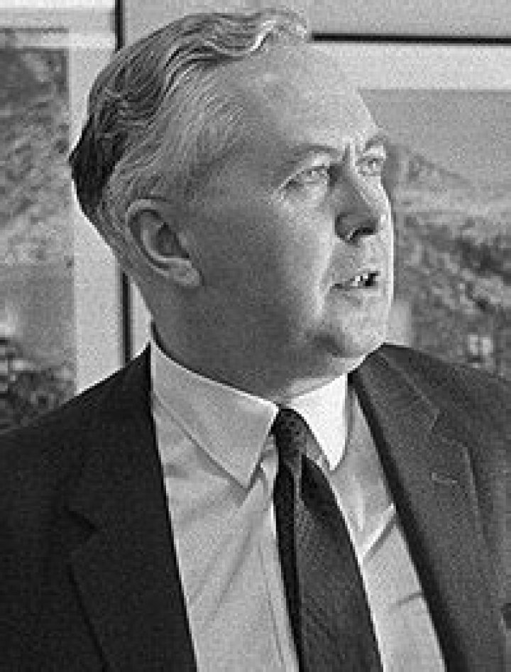 Robin Wilson (mathematician)’s biography, net worth, fact, career, awards and life story