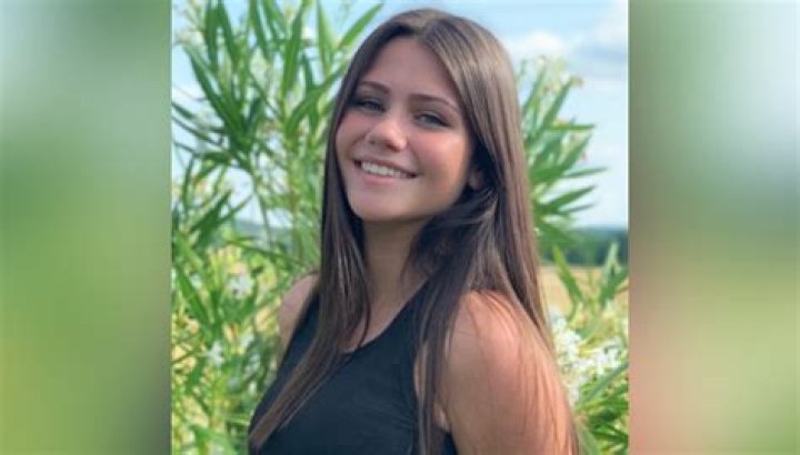 
Rose Thr Height, Age, Boyfriend, Biography, Wiki, Net Worth 