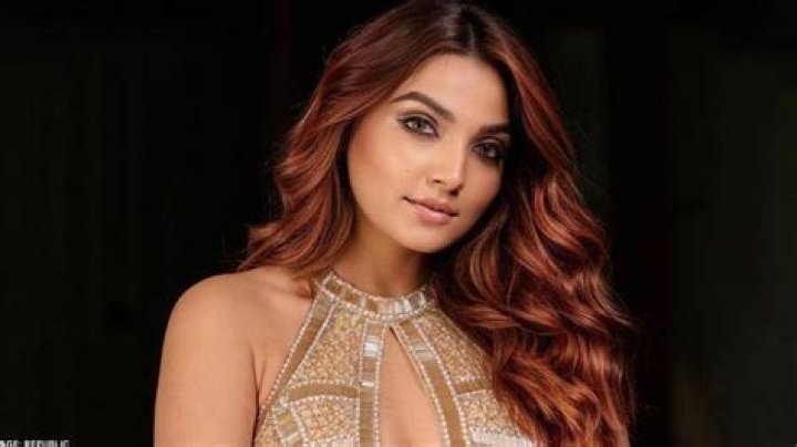 
Safira Triesjaya Height, Weight, Net Worth, Age, Birthday, Wikipedia, Who, Nationality, Biography 