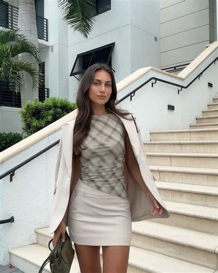 Samantha Rayner Height, Weight, Net Worth, Age, Wiki, Who, Instagram, Biography