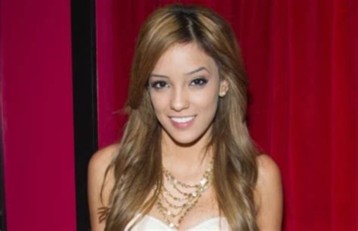 Sara Velez Galeano Bio, Family, Career, Married, Net Worth, Height