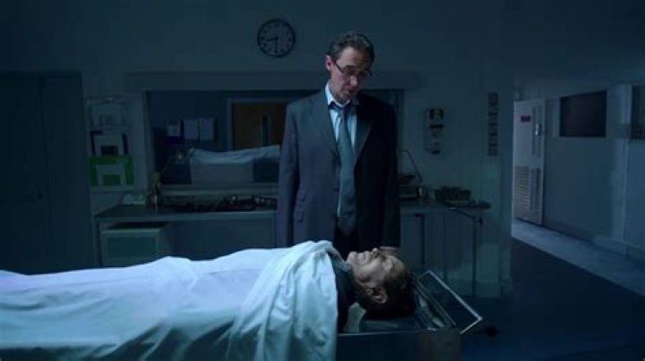 Sarah Flind and Family – Does Guy Henry and Wife Have Children?