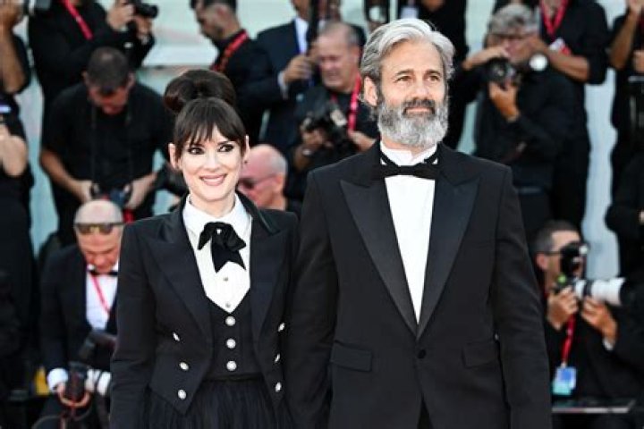 Scott Mackinlay Hahn, Bio, Age, Winona Ryder, Clothing, Net Worth