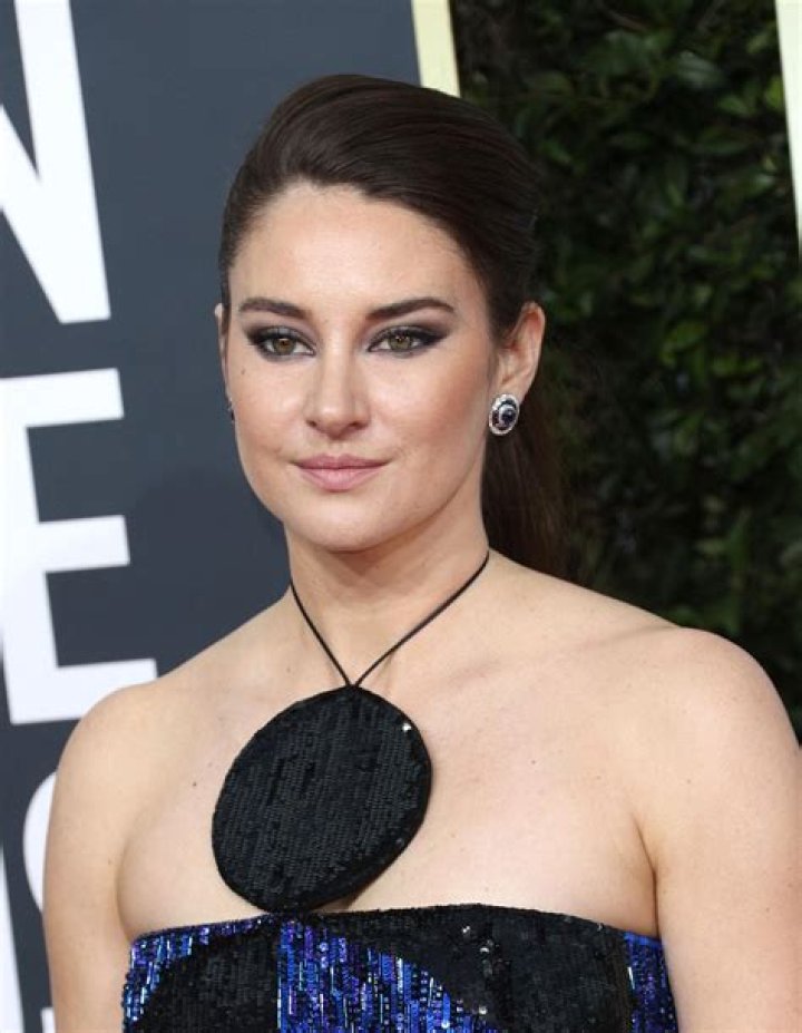 Shailene Woodley: Early Life, Career, Boy Friend & Net Worth