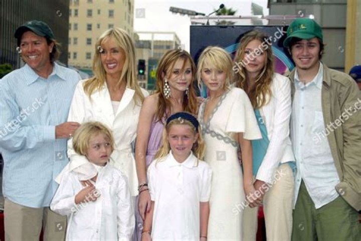 Shallon Olsen Parents: Jayne Chow-Olsen And Tony Olsen – Meet Her Father Mother On Instagram