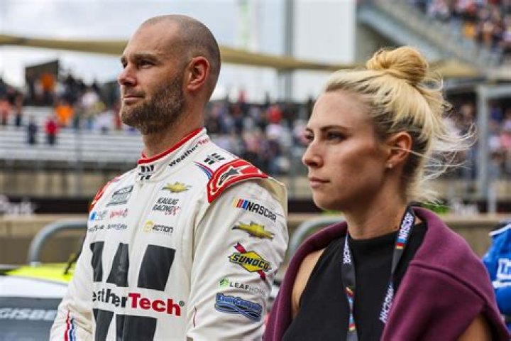 Shane Van Gisbergen Girlfriend Wife: His Net Worth Details