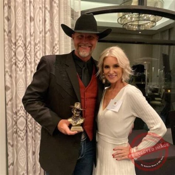 Sheriff Mark Lamb Bio, Wiki, Age, Height, Family, Wife, Church, Salary, and Net Worth.