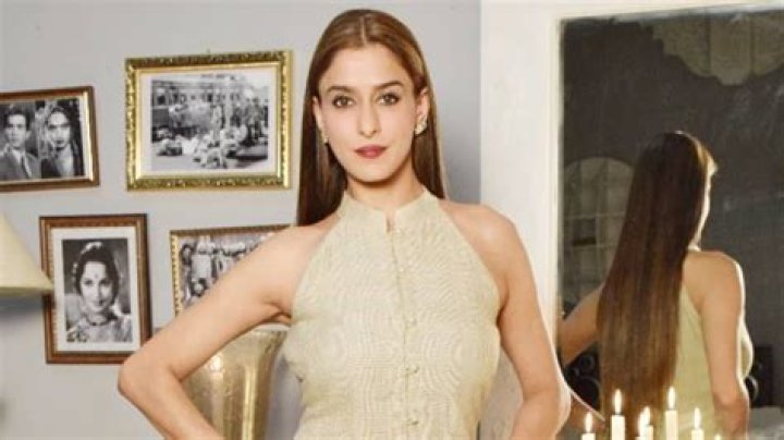 Shilpa Saklani Height, Weight, Age, Wiki, Biography, Husband & More