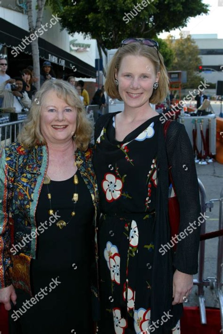 Shirley Knight’s Daughter; Sophie C. Hopkins Bio/Wiki, Age, Mother’s Death, Husband, Kids and Net Worth