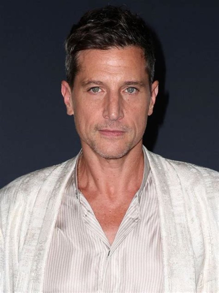 Simon Rex Height, Weight, Net Worth, Age, Birthday, Wikipedia, Who, Nationality, Biography