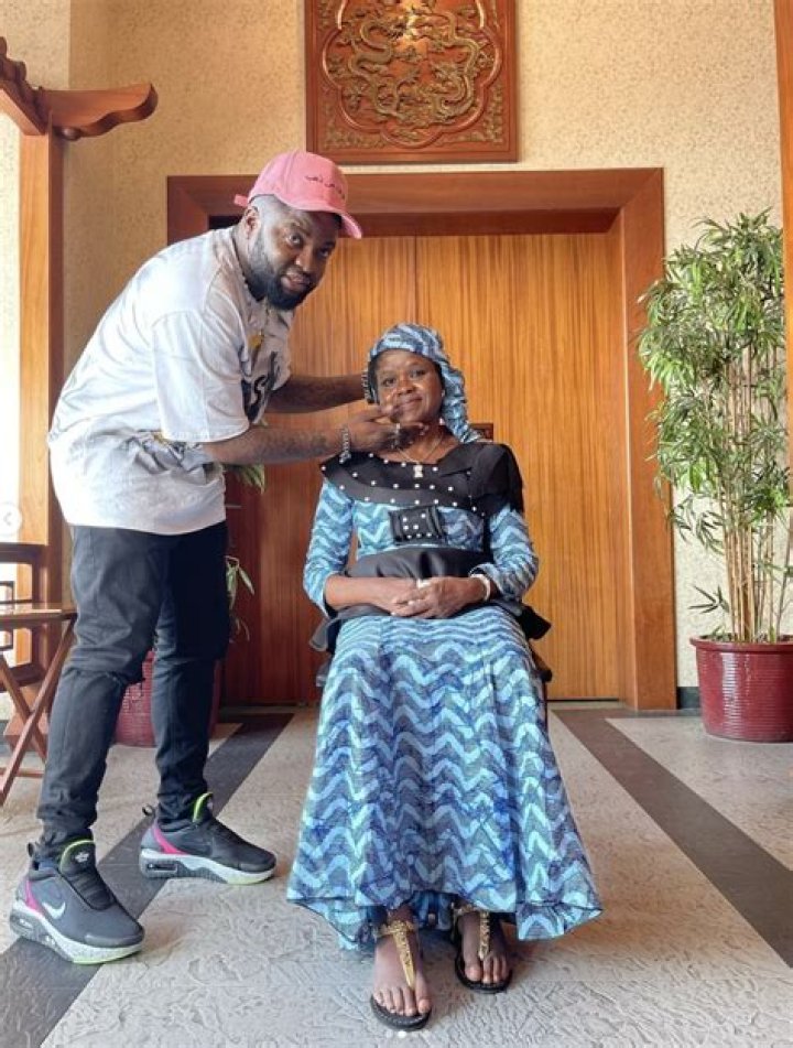 
Singer Skales Loses Mum 