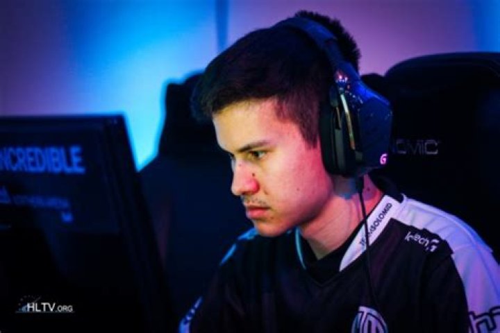 
Skyler Weaver – C9 Relyks Height, Weight, Net Worth, Age, Birthday, Wikipedia, Who, Instagram, Biography 