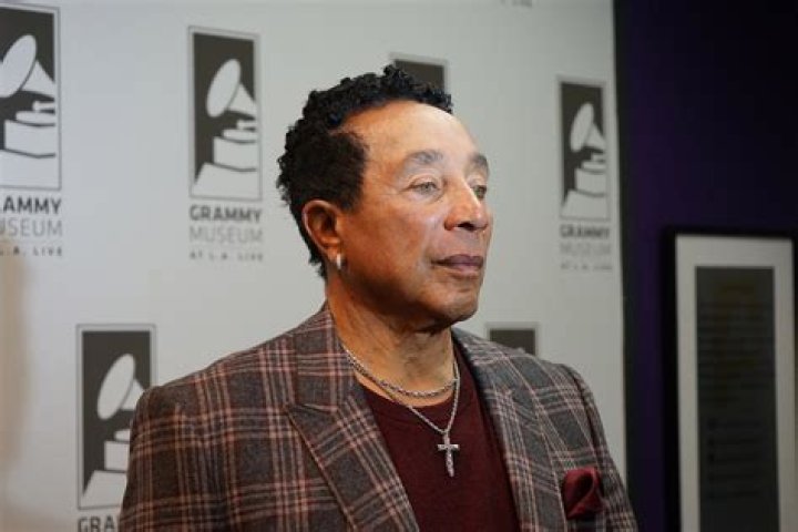 Smokey Robinson Net worth, Salary, Cars, House, Age, Girlfriend, Parents, Wiki, Biography & More