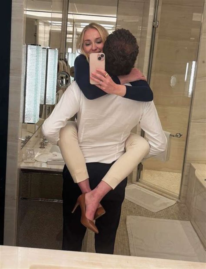 Sophie Turner Height, Weight, Net Worth, Age, Birthday, Wikipedia, Who, Instagram, Biography