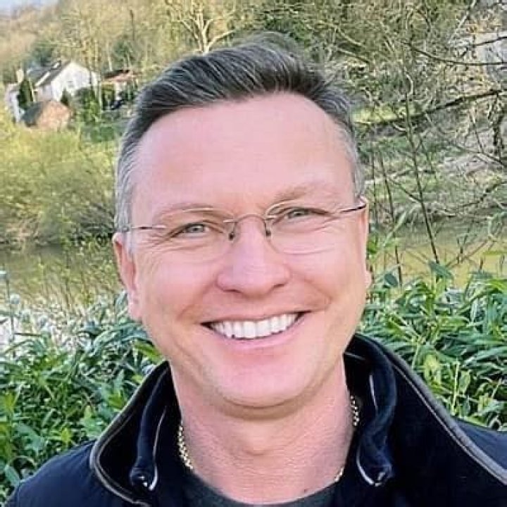 Stephen Dixon Biography, Age, Height, Wife Died, Family, Sky News, Salary and Net Worth