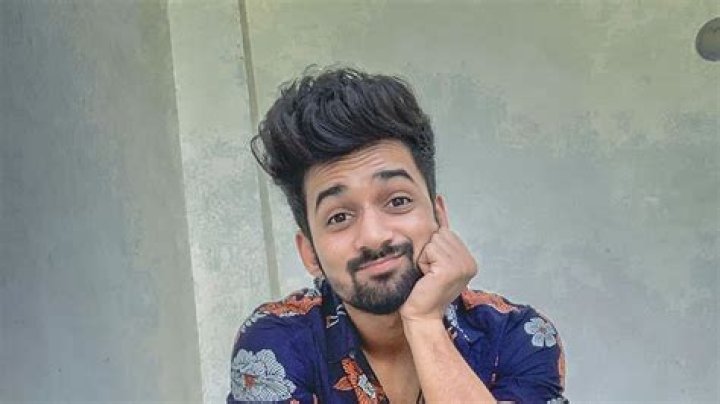 
Suraj Pal Singh (TikTok Star) Biography, Age, Girlfriend, Height, Net Worth 