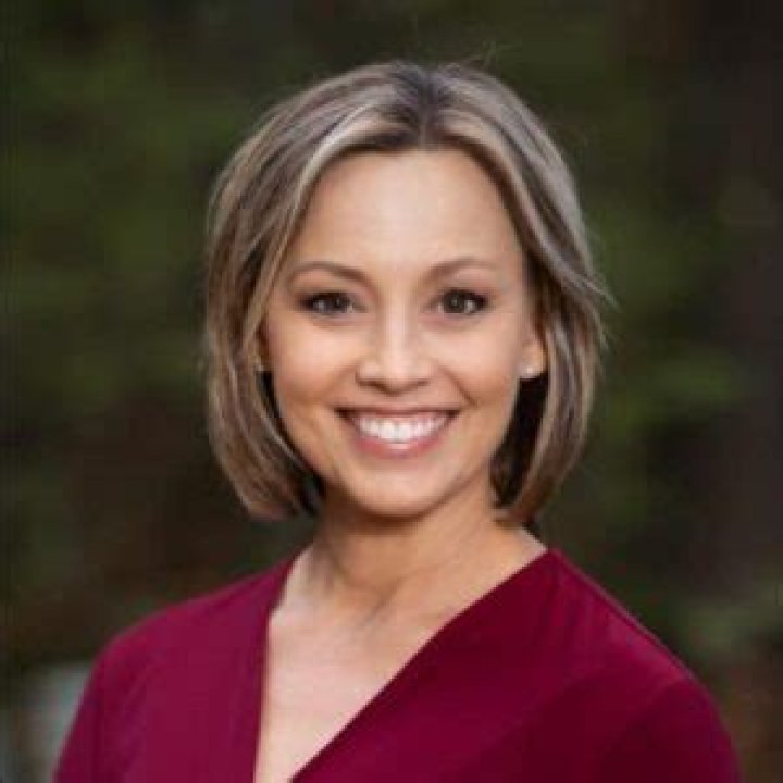 Tammy Elliott (Anchor) Bio-Wiki, Age, Height, Education, WBAY, Husband, Salary and Net Worth