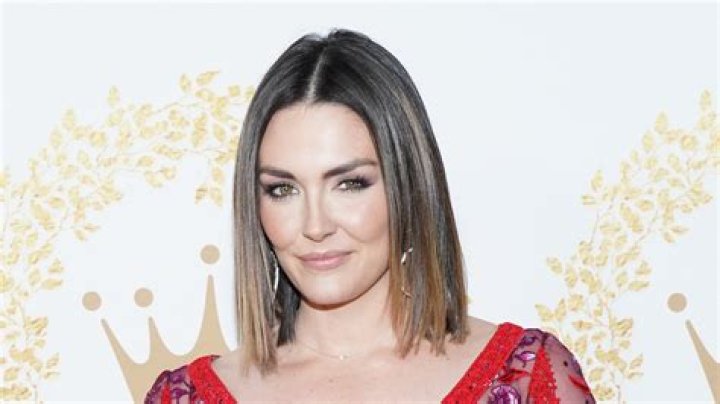 Taylor Cole Biography, Age, Husband, Hot, Watches, Uhr, Movies