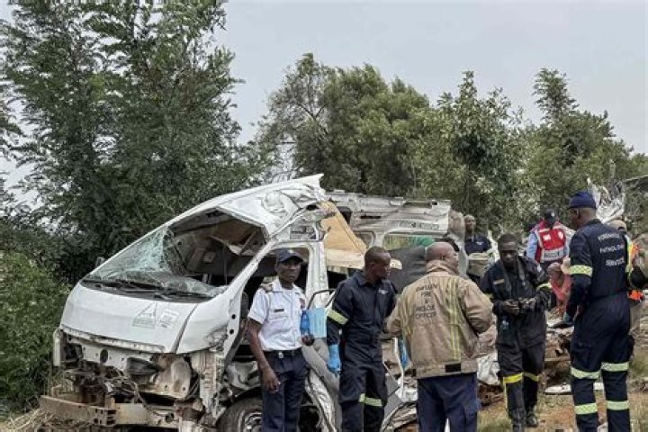 
TN: Six killed on Salem highway as truck collides with minibus 