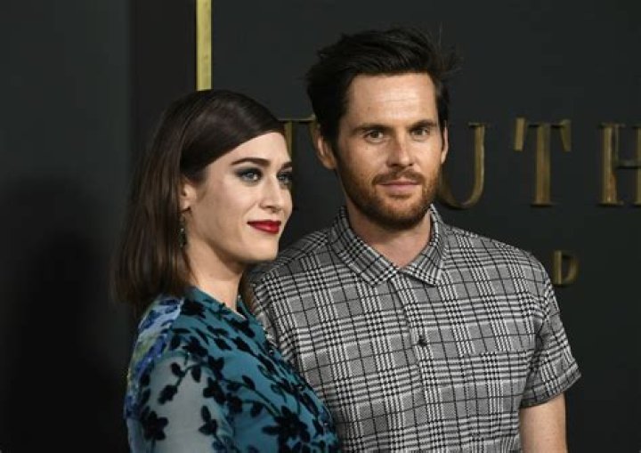 Tom Riley: Who is Lizzy Caplan‘s husband?
