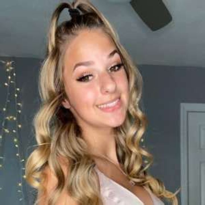 
Tori Assise Height, Weight, Net Worth, Age, Birthday, Wikipedia, Who, Nationality, Biography 