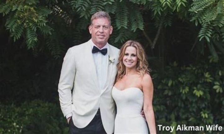 Troy Aikman – What Is His Net Worth, Is He Gay or Married & Who Is The Wife?