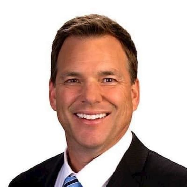 Troy Hayden Age, How Old Is Troy Hayden? Salary, Net Worth, Family, Wife