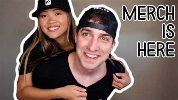 Twitch: Boxyfresh Merch Net Worth, Age, Real Name & Girlfriend