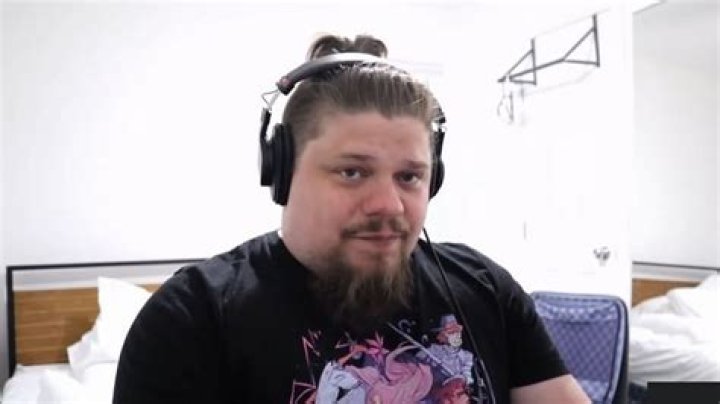 Twitch: Kelli Siren Wikipedia and Age – Arcadum Abuse Victim