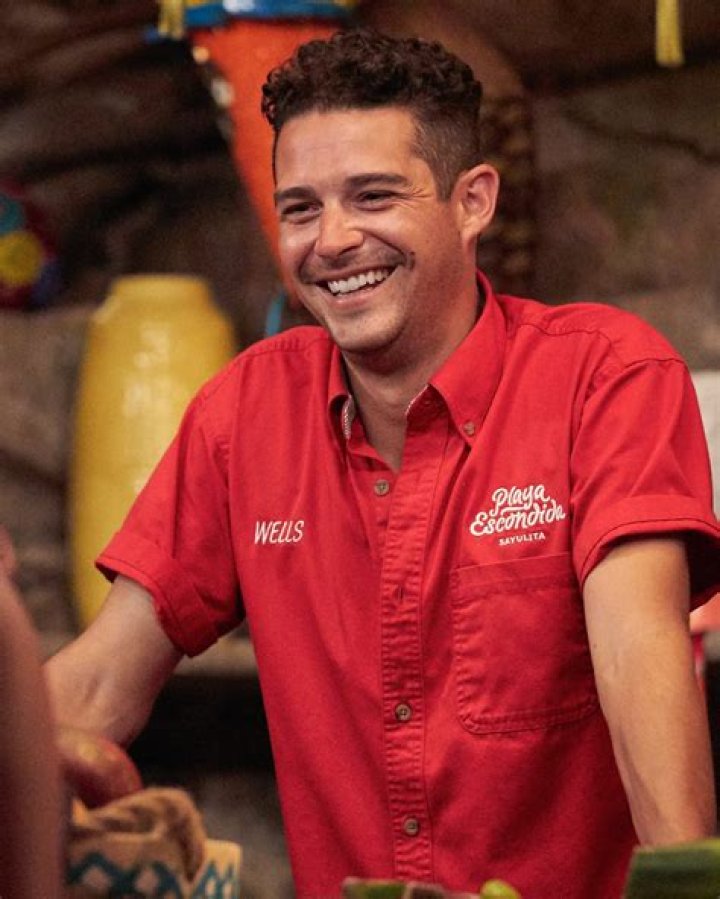 Wells Adams Salary: How much do they pay wells on Bachelor in Paradise?