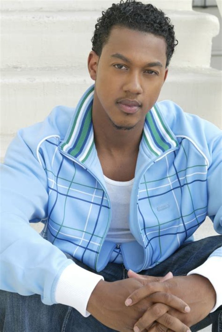 Wesley Jonathan: Girlfriend, net worth, tattoos, smoking & body facts