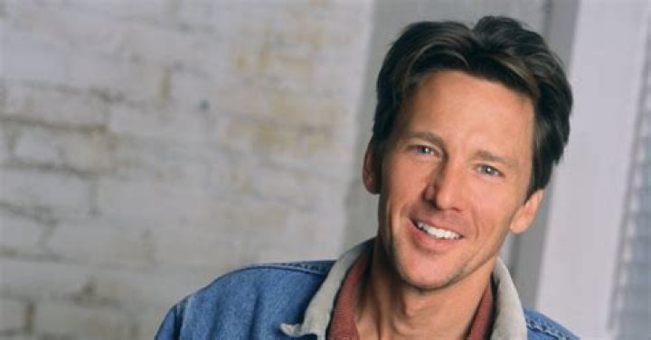 What Hallmark movies is Andrew McCarthy in? Where did Andrew McCarthy go to college?